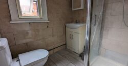 Large Double Room For a Single Occupant Only. Professionals Only. Not Suitable For Students. Fully Furnished. All Bills Included. Minimum 6 Month Contract.