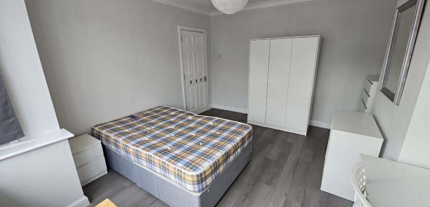 NEWLY REFURBISHED, Spacious 6 Double Bed Semi Detached House, Ample Driveway Parking, Ideal for Placement Students