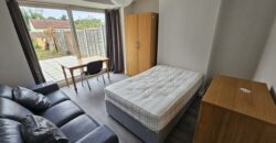 NEWLY REFURBISHED, Spacious 6 Double Bed Semi Detached House, Ample Driveway Parking, Ideal for Placement Students