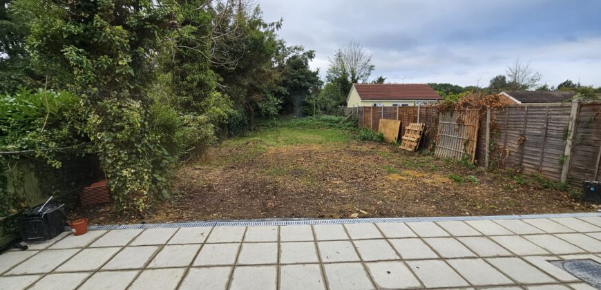 NEWLY REFURBISHED, Spacious 6 Double Bed Semi Detached House, Ample Driveway Parking, Ideal for Placement Students