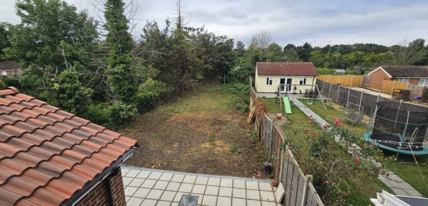 NEWLY REFURBISHED, Spacious 6 Double Bed Semi Detached House, Ample Driveway Parking, Ideal for Placement Students