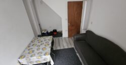 Great Value, Refurbished 3 Double Bed House with spare room