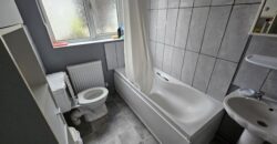 Great Value, Refurbished 3 Double Bed House with spare room