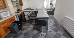 Upmarket Spacious 4 Double Bedroom 2 Bath Flat, Large Open Plan Kitchen / Lounge