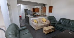 Upmarket Spacious 4 Double Bedroom 2 Bath Flat, Large Open Plan Kitchen / Lounge