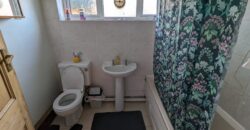 Spacious Superior 4 Bedroom STUDENT House, Lovely Farmhouse Style Kitchen, Solar Panels on Roof
