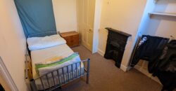 Spacious Superior 4 Bedroom STUDENT House, Lovely Farmhouse Style Kitchen, Solar Panels on Roof