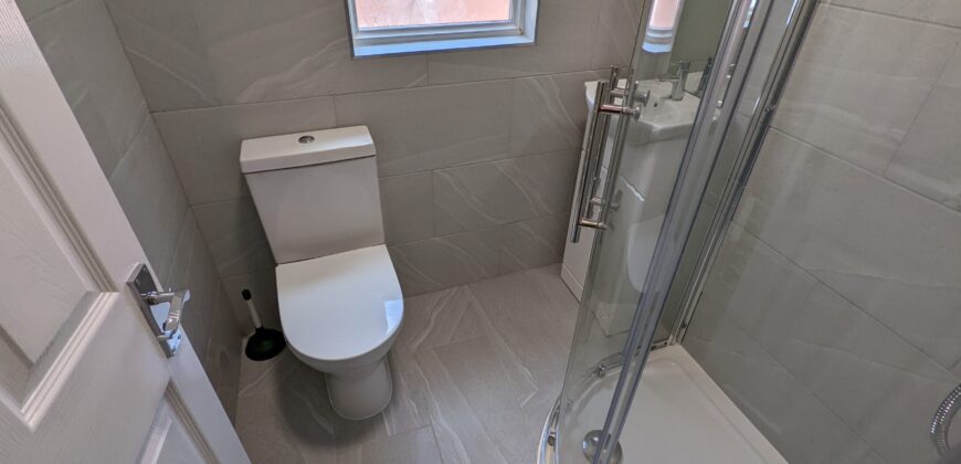 Spacious Superior 6 Double Bed 3 Bath House, Massive Communal Lounge / Kitchen