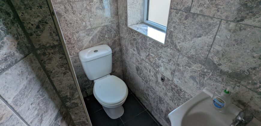 Spacious Superior 6 Double Bed 2 Bath House, Ideal for Students