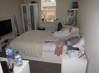 Top Quality, Spacious, 8 Double Bedroom House All Bedrooms Have En Suite Shower Rooms