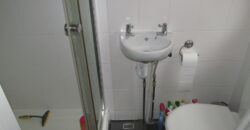 Top Quality, Spacious, 8 Double Bedroom House All Bedrooms Have En Suite Shower Rooms