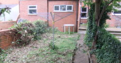 Spacious Superior 4 Bedroom STUDENT House, Lovely Farmhouse Style Kitchen, Solar Panels on Roof