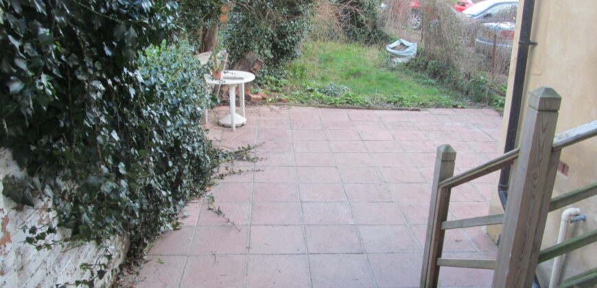 NEW RENOVATION, Spacious 6 Double Bed 3 Bath House, Ideal for London Road Campus, Hospital