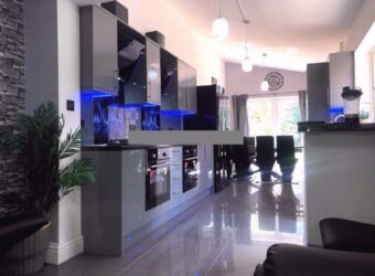 Top Quality Brand New Refurbishment, 10 Double Bedroom 5 Bath Superior Student House