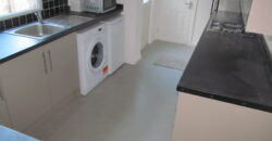 NEW RENOVATION, Spacious 6 Double Bed 3 Bath House, Ideal for London Road Campus, Hospital