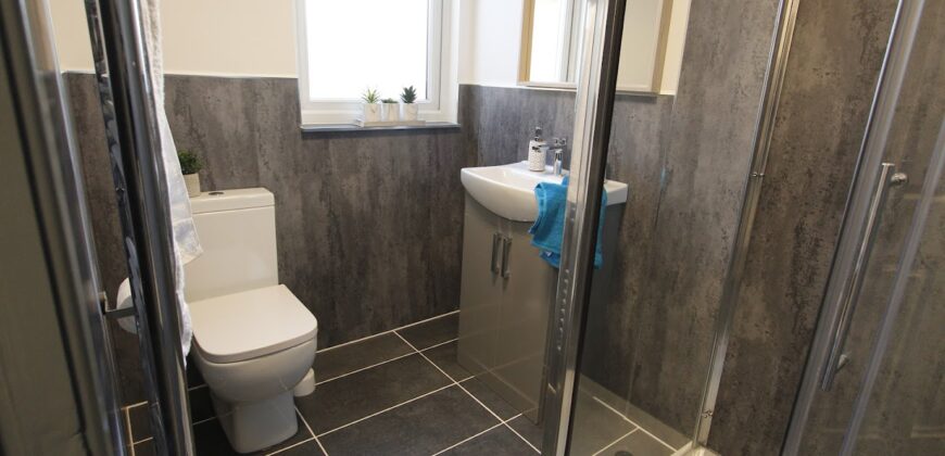Spacious Superior 6 Double Bedroom 2 Bath House, Ideal for Students, Close To University
