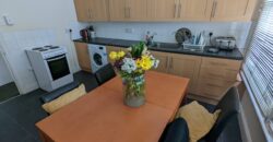 Spacious 2 Double Bed Apartment, Spare 3rd Room, Above the Launderette on Erleigh Road Bills Inc