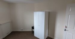 Spacious 2 Double Bed Apartment, Spare 3rd Room, Above the Launderette on Erleigh Road Bills Inc