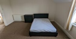 Spacious 2 Double Bed Apartment, Spare 3rd Room, Above the Launderette on Erleigh Road Bills Inc