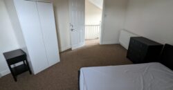 Spacious 2 Double Bed Apartment, Spare 3rd Room, Above the Launderette on Erleigh Road Bills Inc