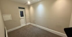 HIGH QUALITY 4-BEDROOM HOUSE WITH 2-BATHROOMS, CLOSE TO TOWN CENTRE AND READING UNIVERSITY