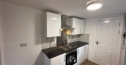 HIGH QUALITY 4-BEDROOM HOUSE WITH 2-BATHROOMS, CLOSE TO TOWN CENTRE AND READING UNIVERSITY