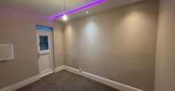 HIGH QUALITY 4-BEDROOM HOUSE WITH 2-BATHROOMS, CLOSE TO TOWN CENTRE AND READING UNIVERSITY