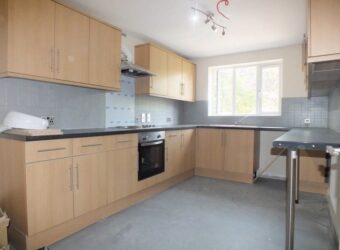 RECENTLY BUILT ALL BILLS INCLUDED, Student ONLY Accommodation, Clean Rooms with Ensuite Shower, WC, Off Road Parking