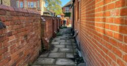 Top Quality, Spacious, 9 Double Bedroom House all Bedrooms have Own Shower Rooms